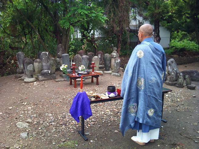 撥遣供養。