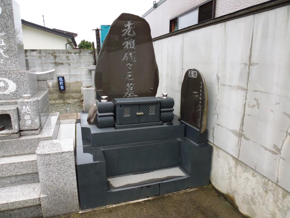 （墓石建立）山形市中里　　　　I様