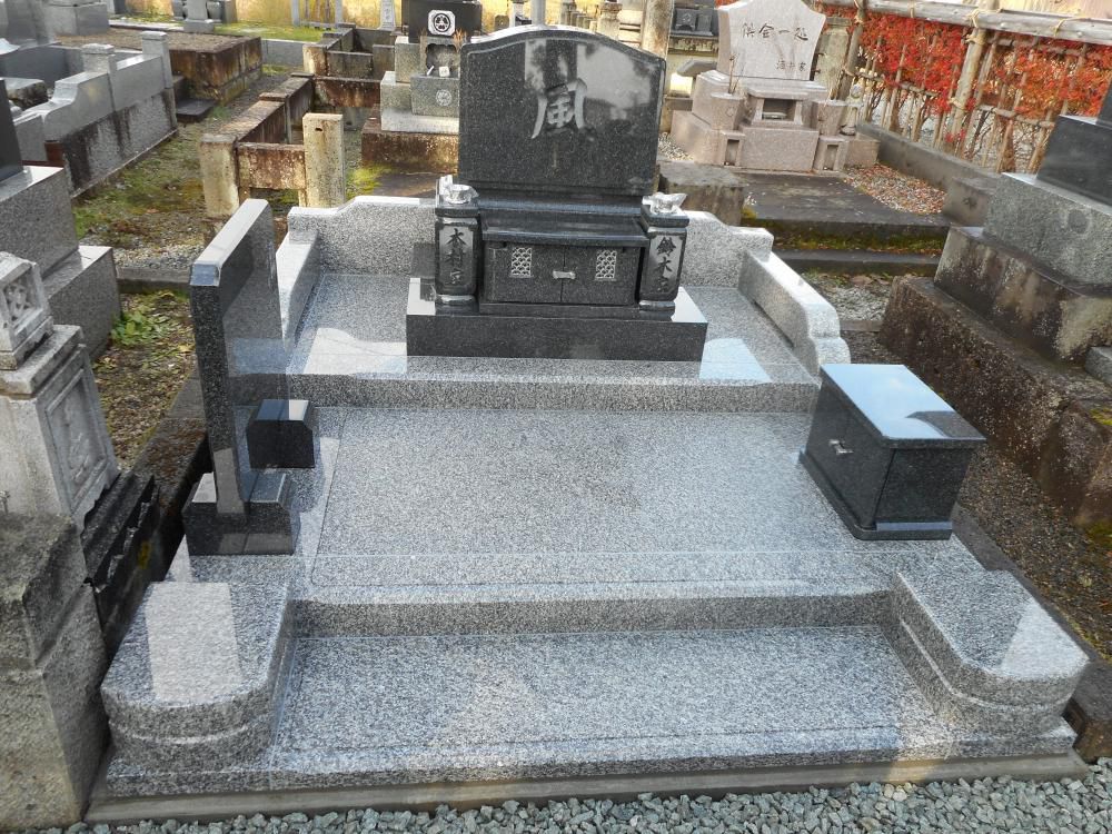 （墓石建立）川西町上小松　　　　S様