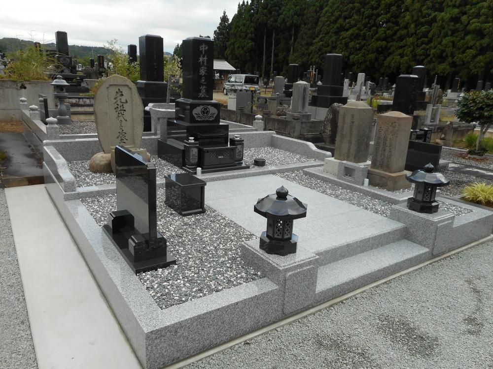 （墓石建立）　白鷹町鮎貝　　Ｎ様
