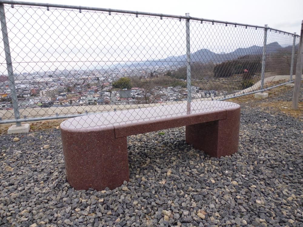 山形霊園　ベンチ