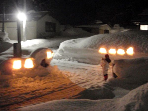 12日は家の前でも雪灯籠まつり