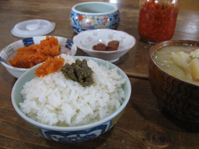 ふきのとう味噌とロコ貝のウニ風味・・・・