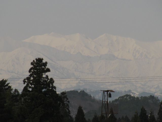 飯豊連峰　野良仕事。