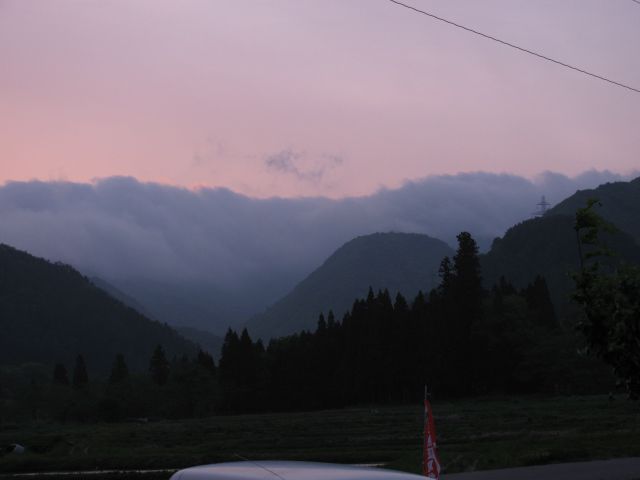 4：40ＡＭ　14℃　風強し