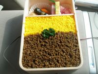 牛そぼろ弁当