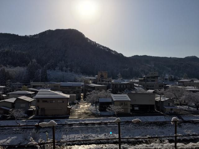 雪が舞う