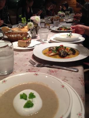ジュアン「昨晩は今年度最終回の料理教室でした」