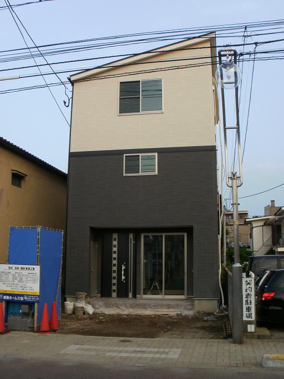 原町Ｎ様邸三階建て事務所兼住宅の紹介