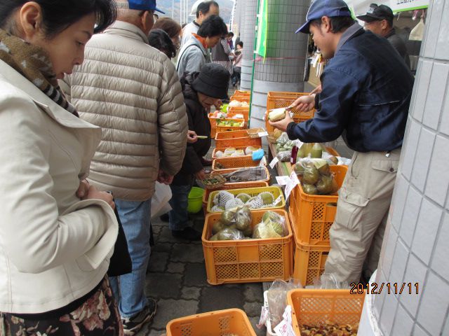 産業祭りでフィーバー・・・上山観光フルーツ園