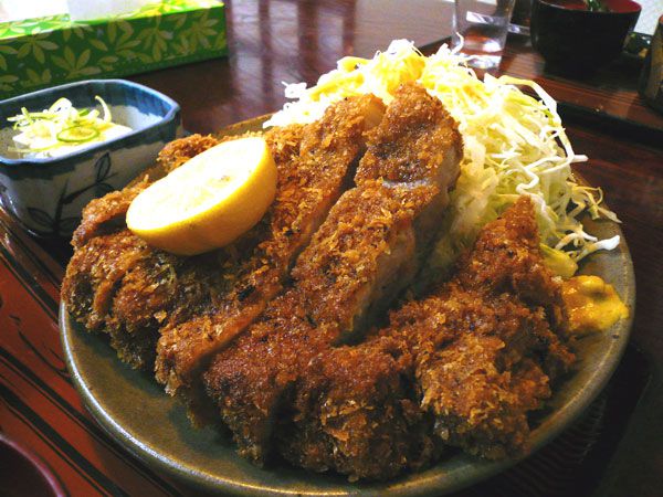 食べきれな～い！ボリューム満点のとんかつ♪