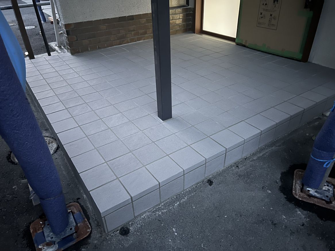 コンクリート嵩上げ工事