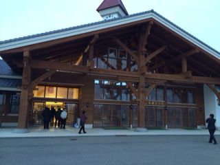 優秀賞をもらった小学校視察