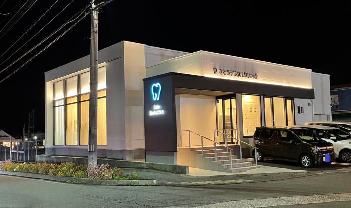 店舗の完成後と仕上げ工事現場