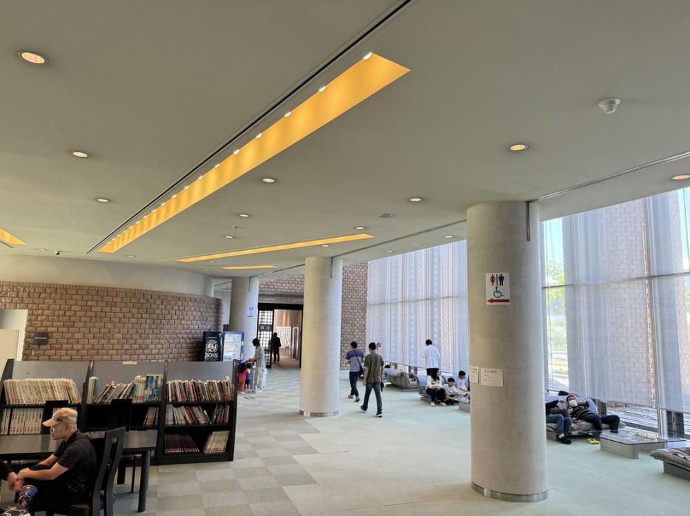 新潟県立近代美術館