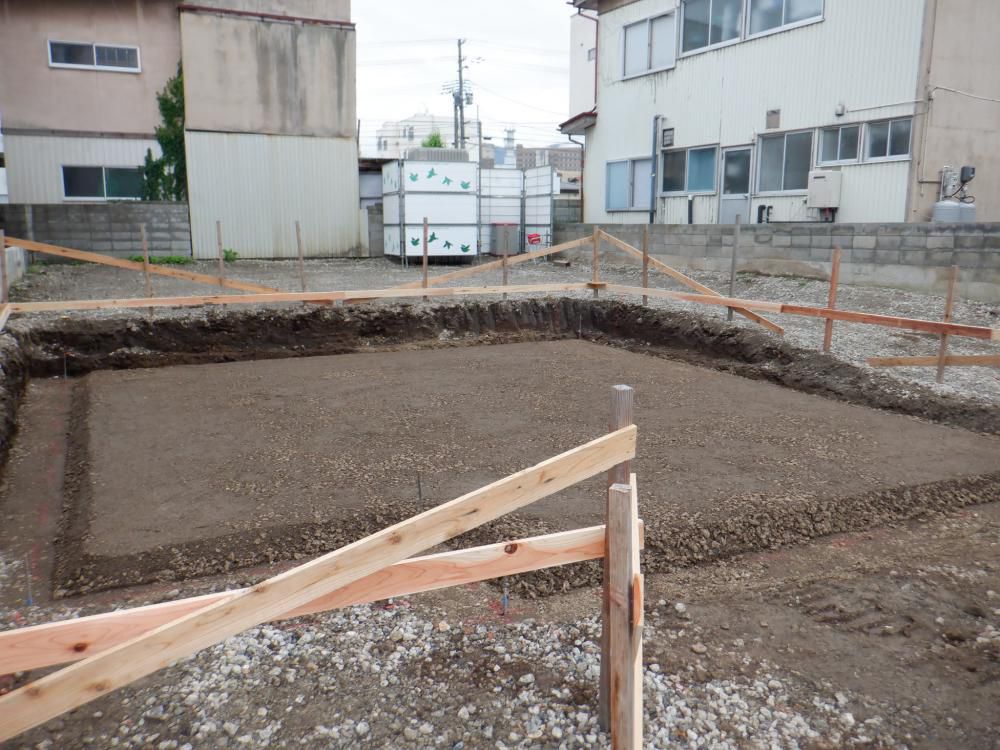 基礎工事着工
