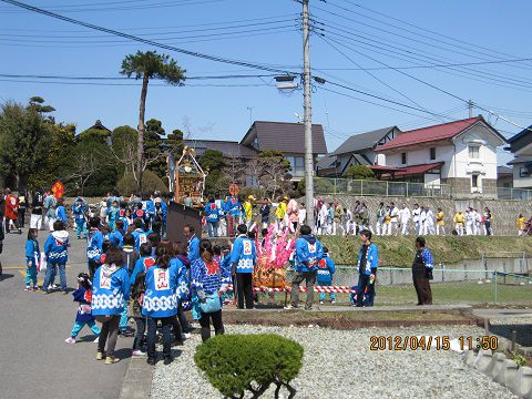 村のお祭り