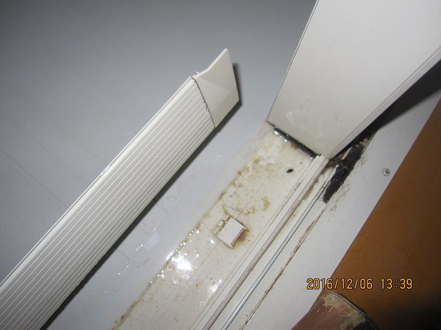 ユニットバス入口掃除