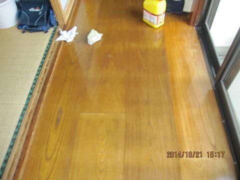 床のワックスがけ
