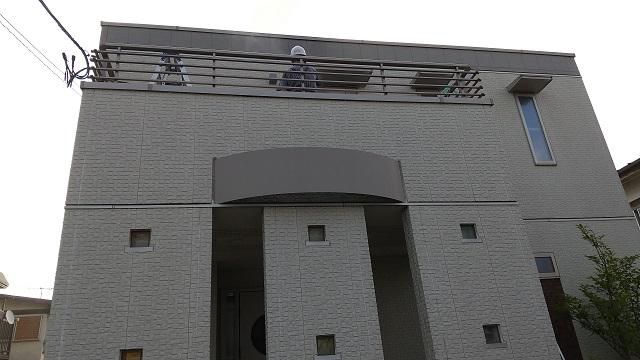 外壁汚れ落とし作業