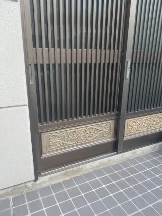 玄関引戸の戸車交換