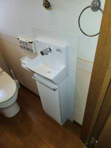 トイレ手洗い交換2