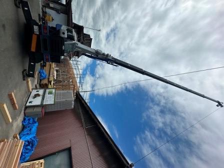 晴天の中、建て方実施中！