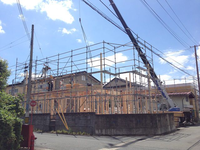 暑い中お疲れ様です！建て方開始！