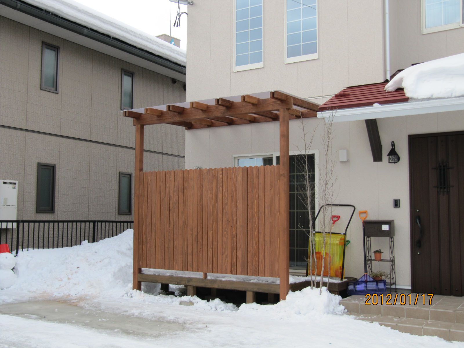【パーゴラに屋根掛け】