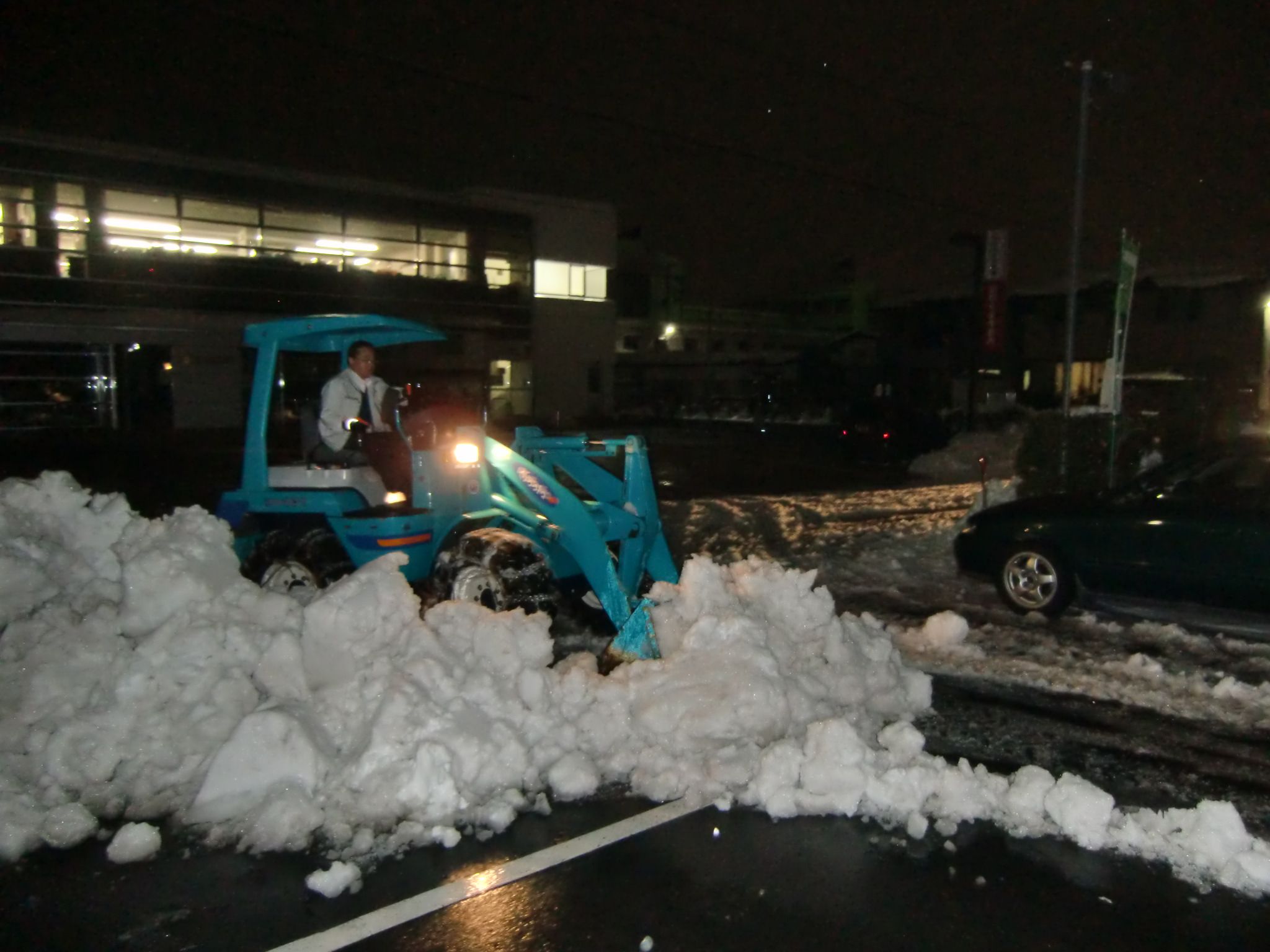 夕方からの除雪作業行ないました