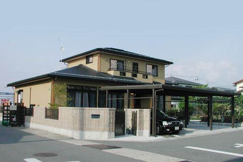FREE51～木組みを表し天井居間をもつ和みの家～ 