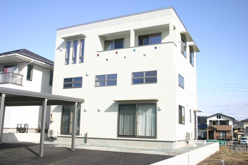 STORAGE38～中間収納と中間吹抜けのあるプレミアム住宅 ～