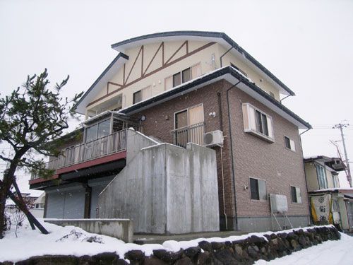 FREE104～ビルトインカーポートのある3階建て混構造住宅～
