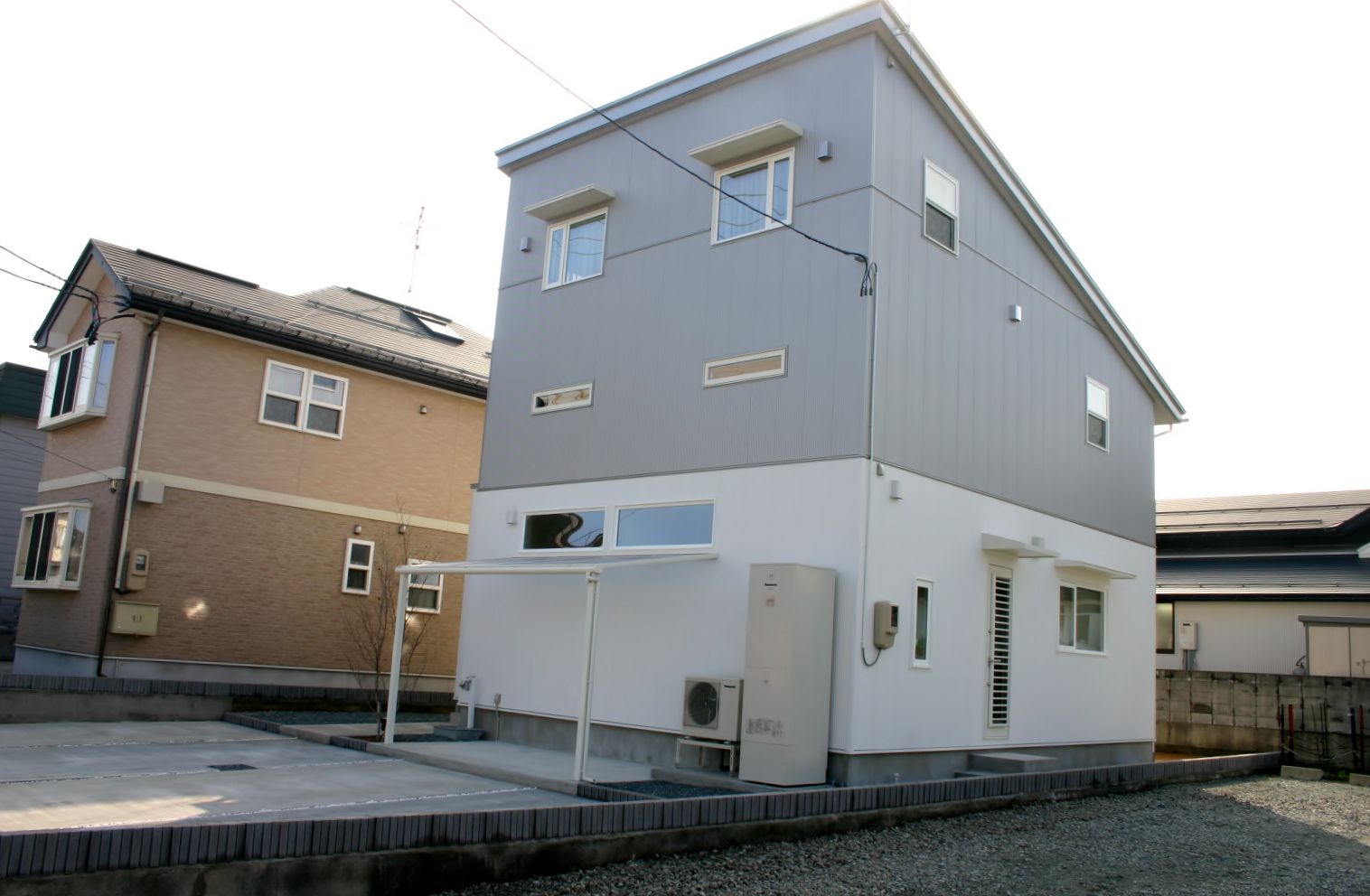 STORAGE31～中間収納のあるコンパクトモダンハウス～
