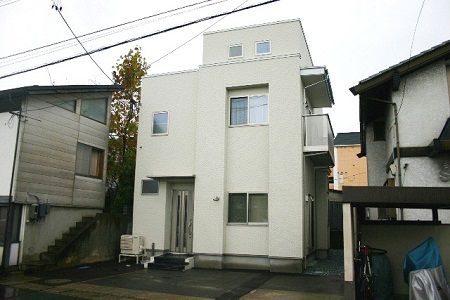 FREE34～収納たっぷりホワイトキューブハウス～