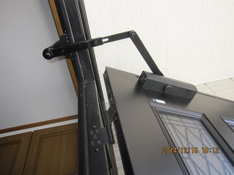 玄関ドアクローザーの調整方法