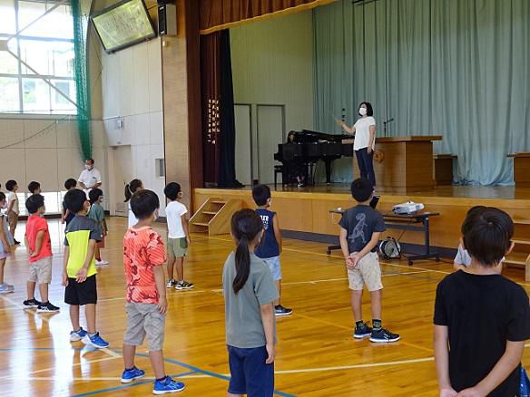 1学期　終業式　１年半ぶりの校歌斉唱にじーん