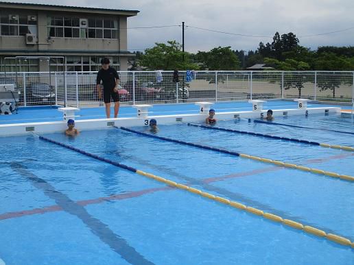 夏休み初日のプール