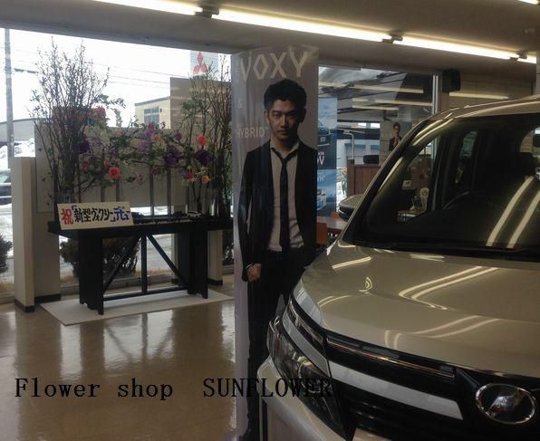 新型　VOXY発表会　花装飾