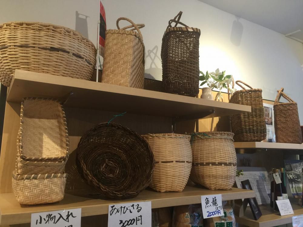 つる細工製品販売しています。