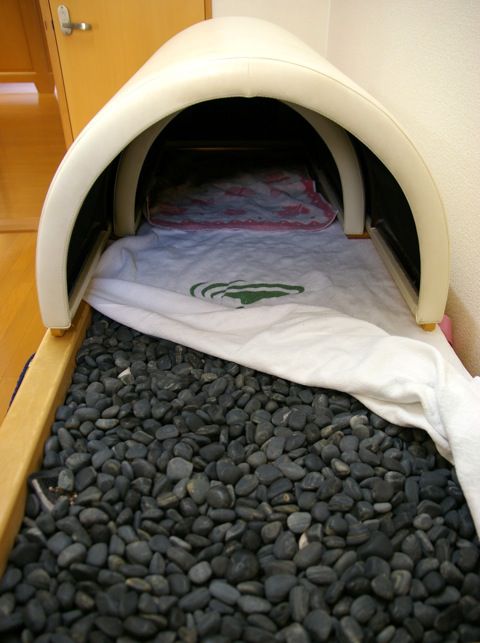 温熱療法（秋田県玉川温泉の岩盤浴）