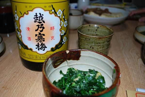 うこぎの新芽で一杯