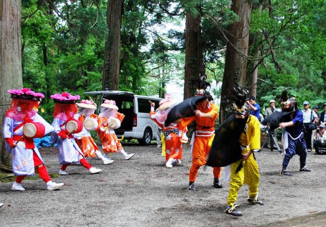 川西町小松　豊年獅子踊り人形つくり