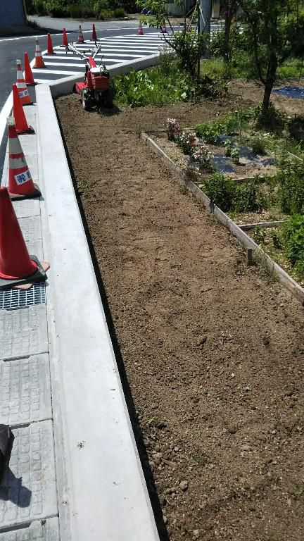 境界部分の埋め戻しヶ所の整地