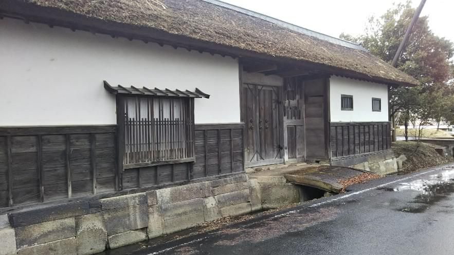牛谷家の門