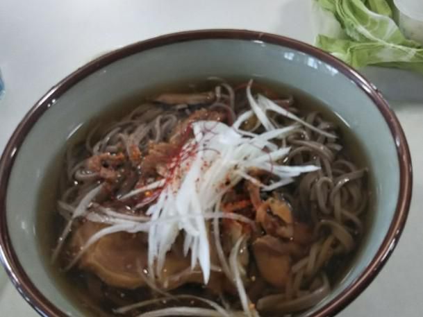 冷たい肉そば