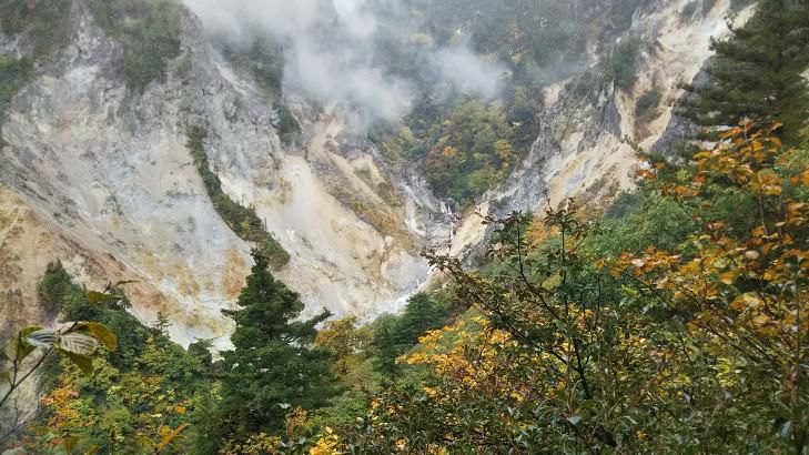 弥兵衛平から旧明月荘とまり姥湯温泉へ