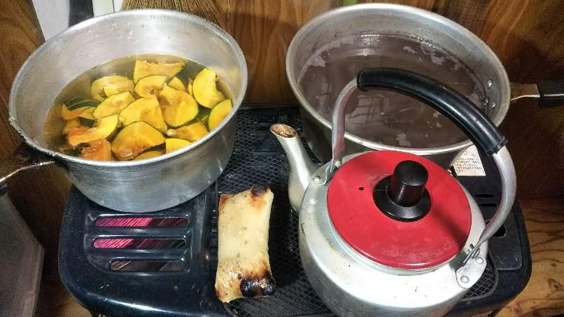 ストーブで小豆カボチャ
