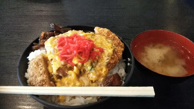 四元豚のカツ丼