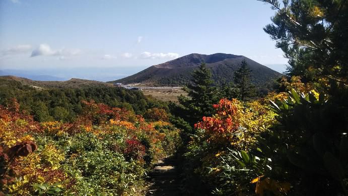 吾妻小富士と東吾妻山紅葉